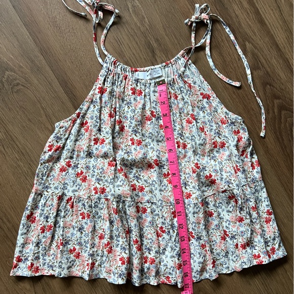 Mango printed top. Flowy fabric, thin tie up straps, lightweight. - Picture 6 of 6